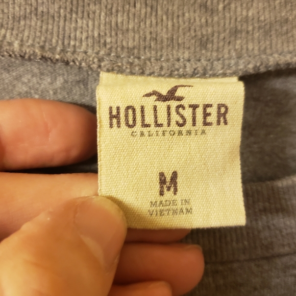 Hollister Graphic Tee Gray - Picture 2 of 2